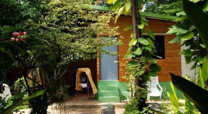Hotel Oyo 1163 Eden Phuket